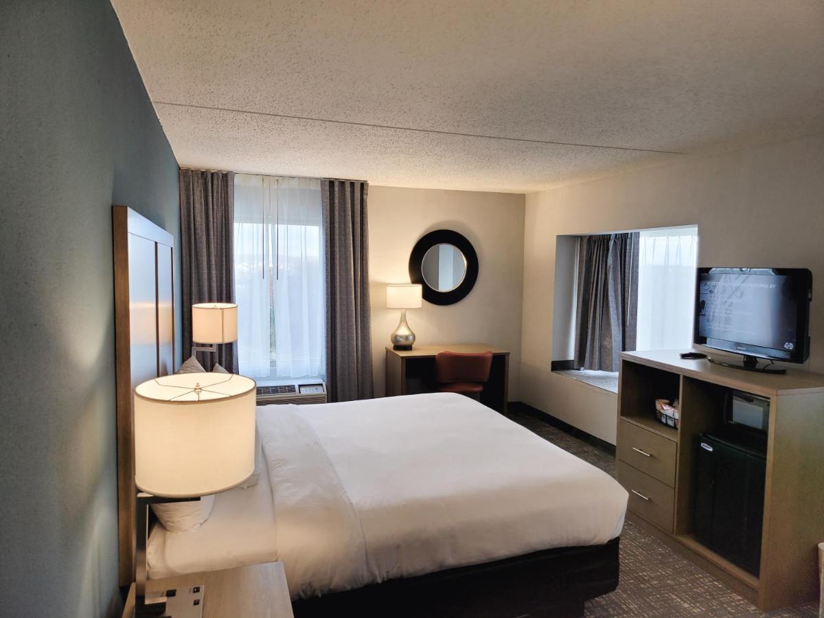 Comfort Inn & Suites Alexandria West エクステリア 写真