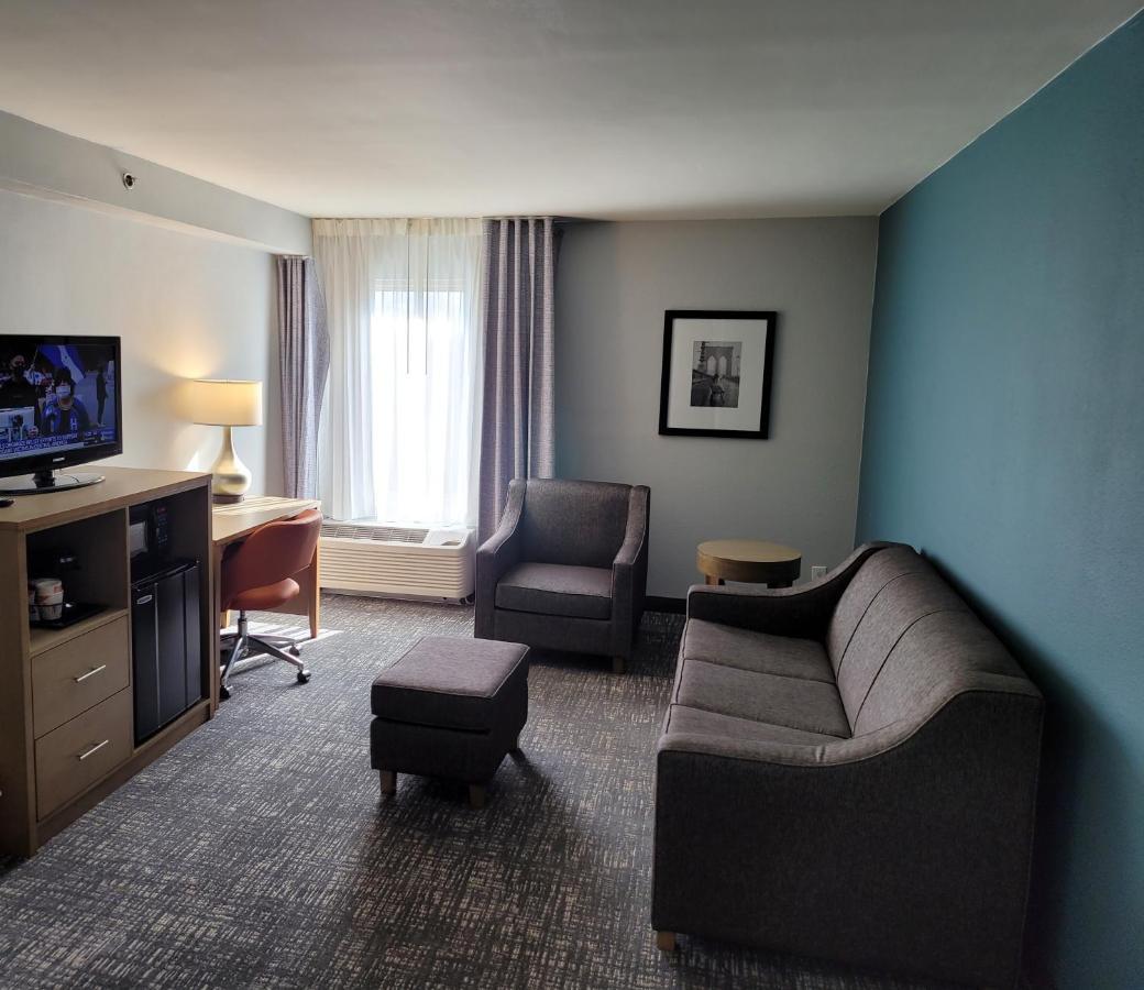 Comfort Inn & Suites Alexandria West エクステリア 写真