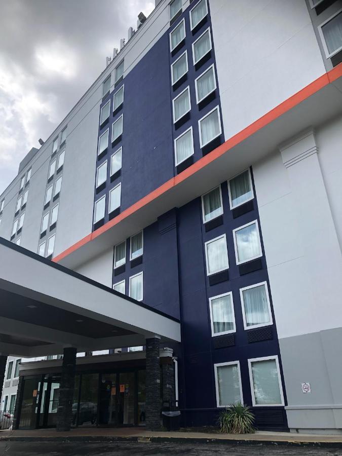 Comfort Inn & Suites Alexandria West エクステリア 写真