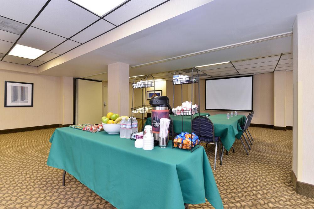 Comfort Inn & Suites Alexandria West エクステリア 写真