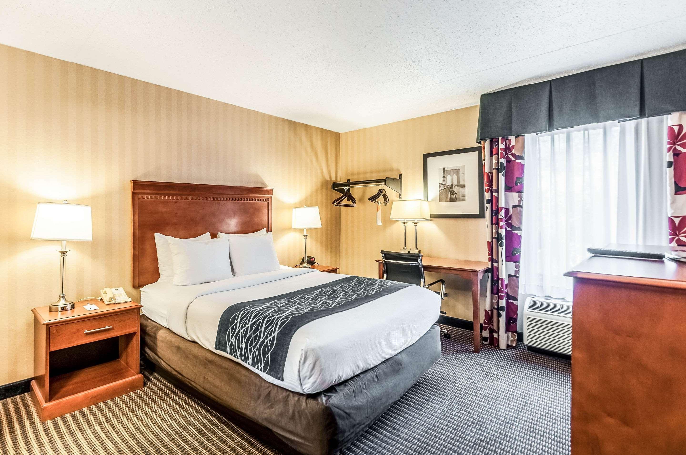 Comfort Inn & Suites Alexandria West エクステリア 写真