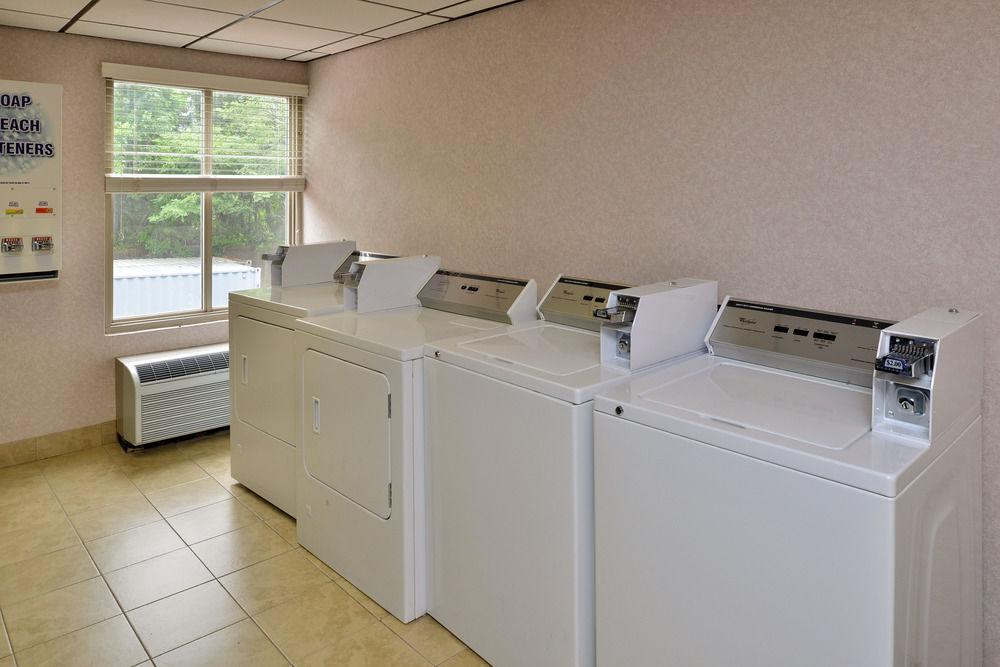 Comfort Inn & Suites Alexandria West エクステリア 写真
