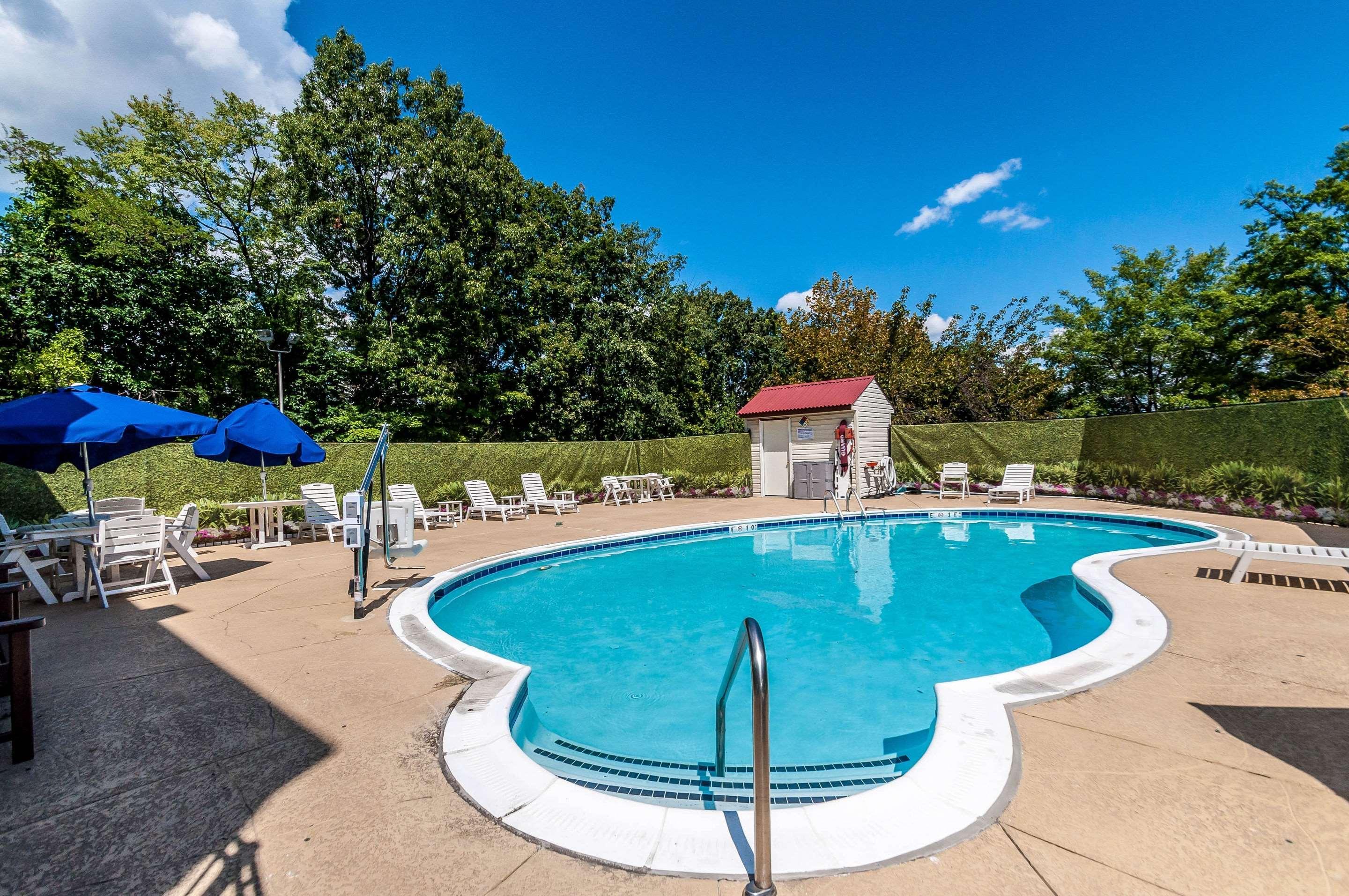 Comfort Inn & Suites Alexandria West エクステリア 写真