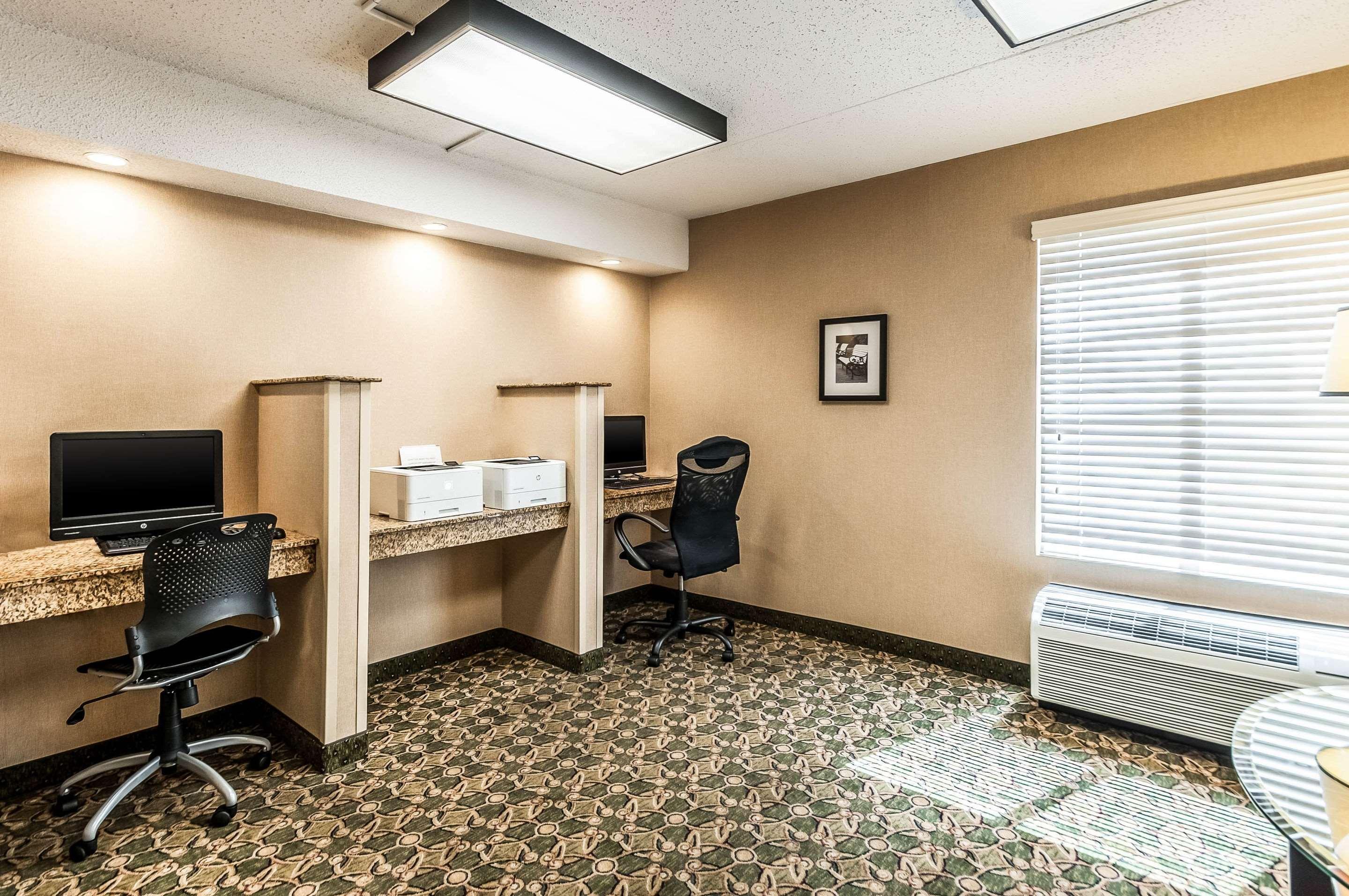 Comfort Inn & Suites Alexandria West エクステリア 写真