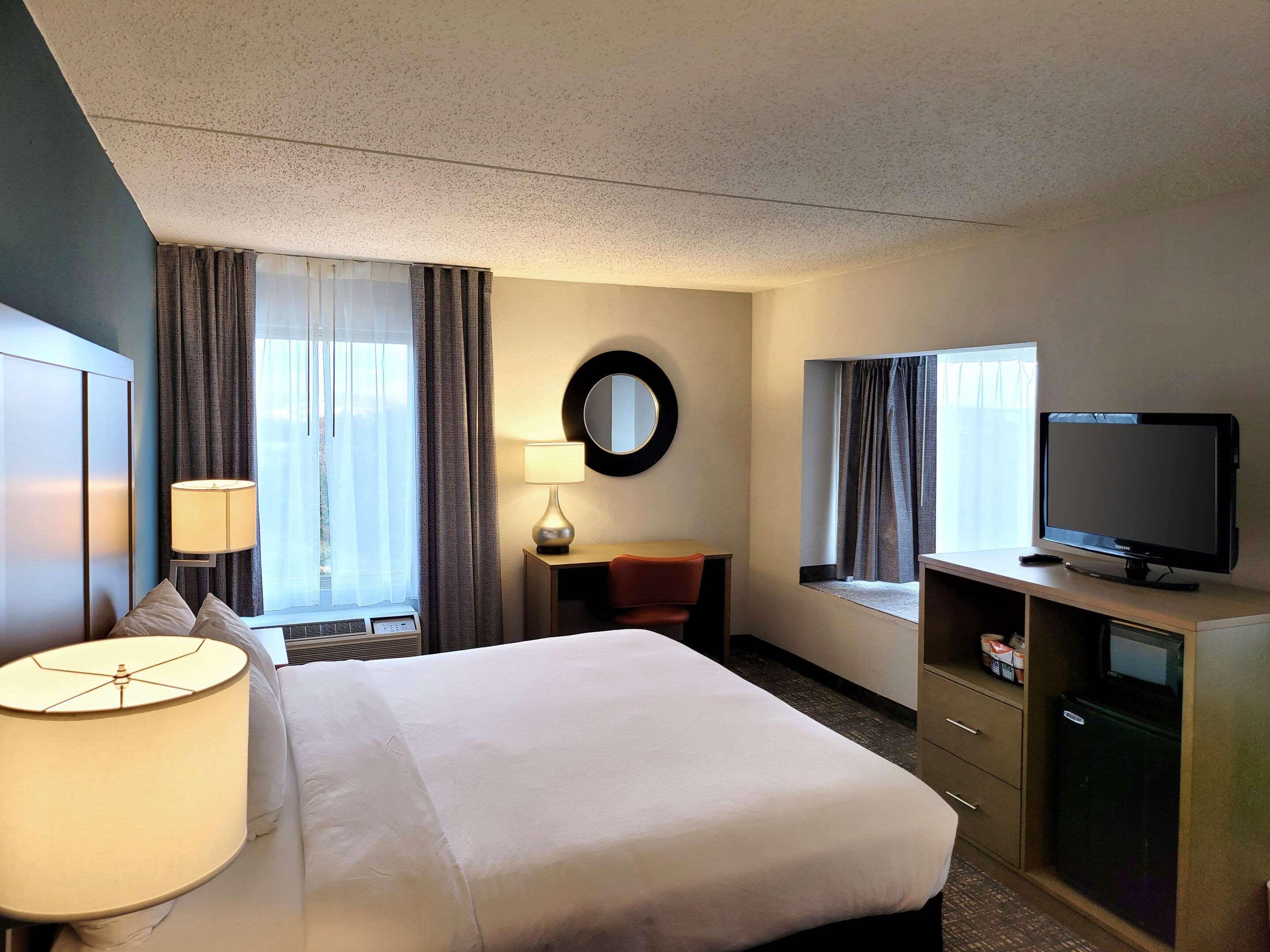 Comfort Inn & Suites Alexandria West エクステリア 写真