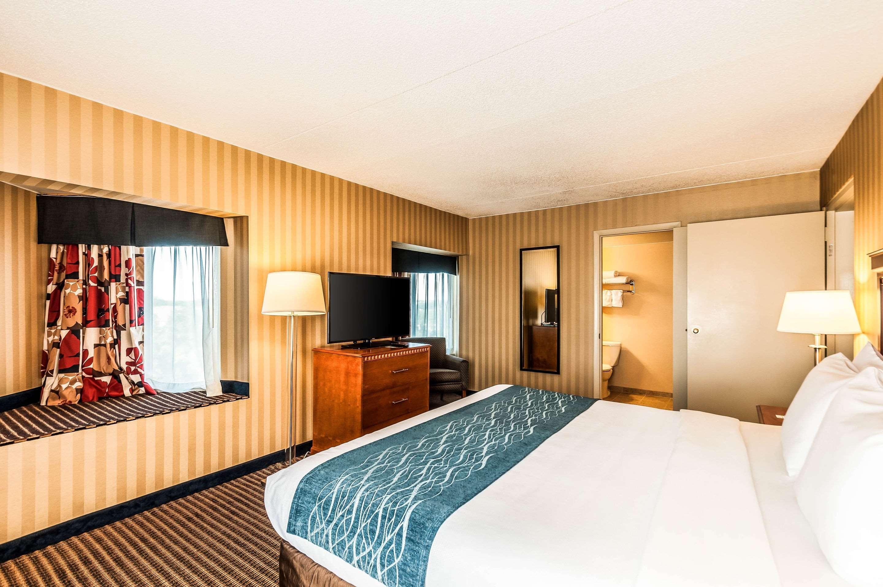 Comfort Inn & Suites Alexandria West エクステリア 写真